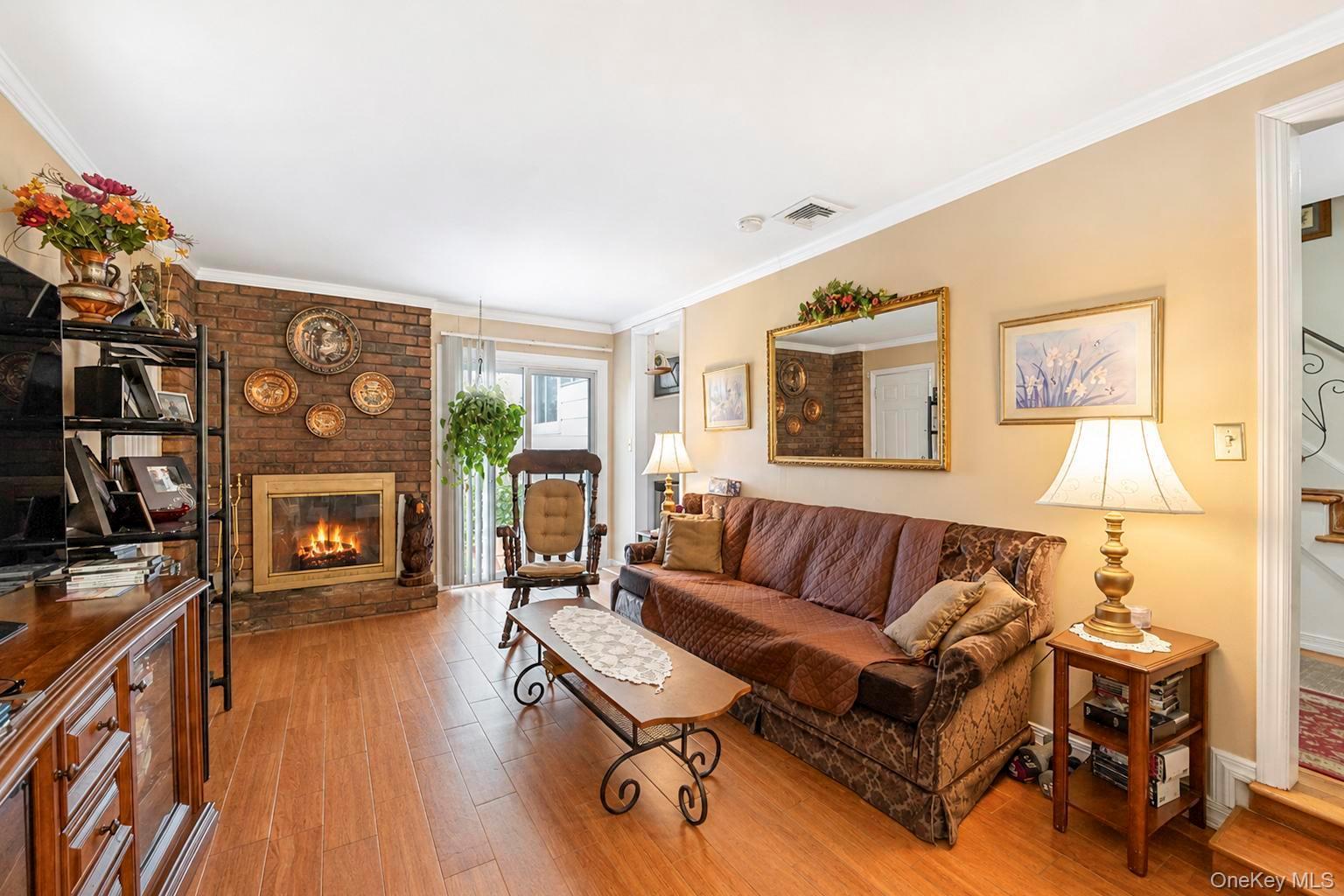 Single Family Lawrence Road Suffolk County, NY 11754, MLS-1038344-10