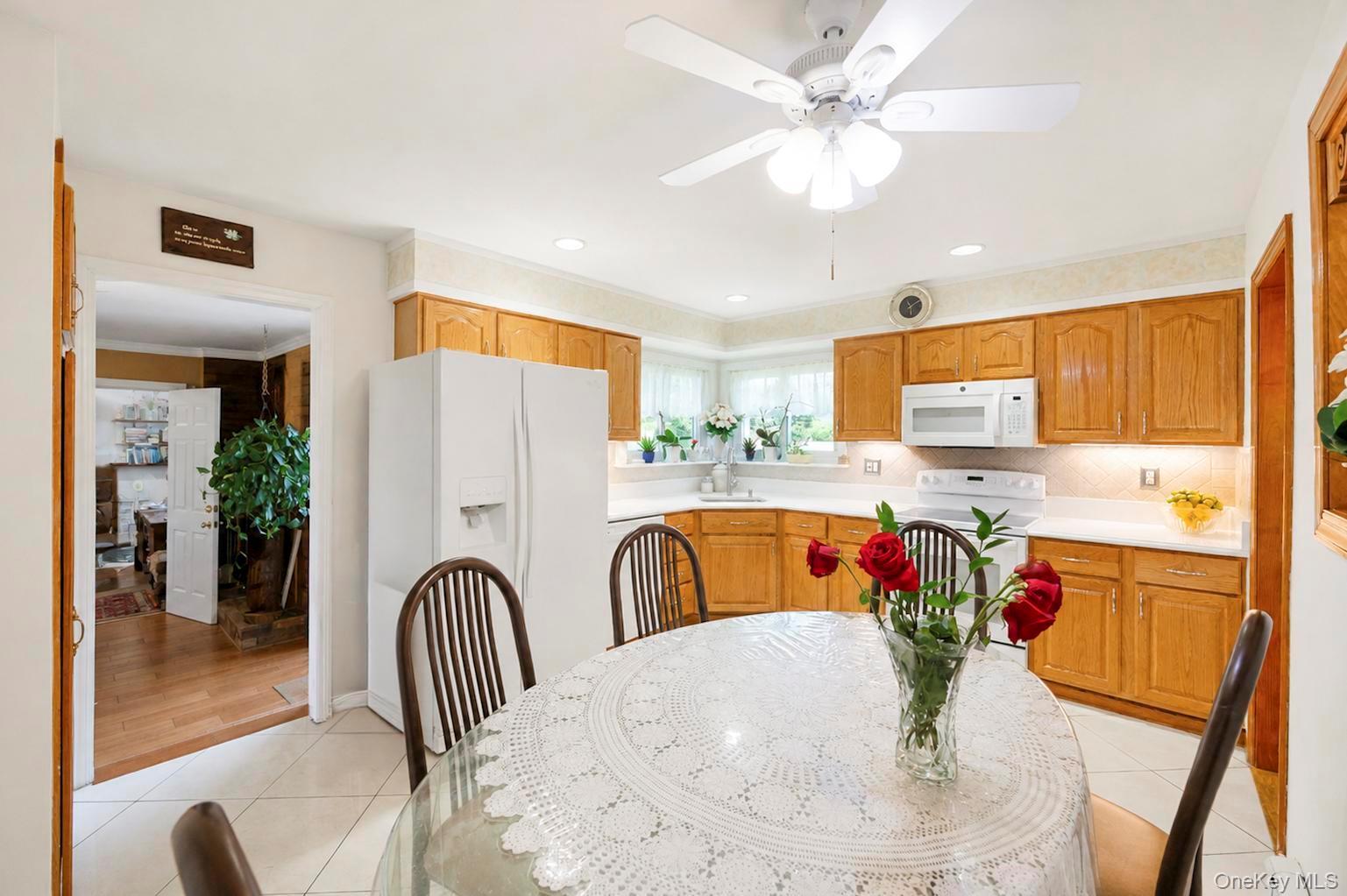 Single Family Lawrence Road Suffolk County, NY 11754, MLS-1038344-17