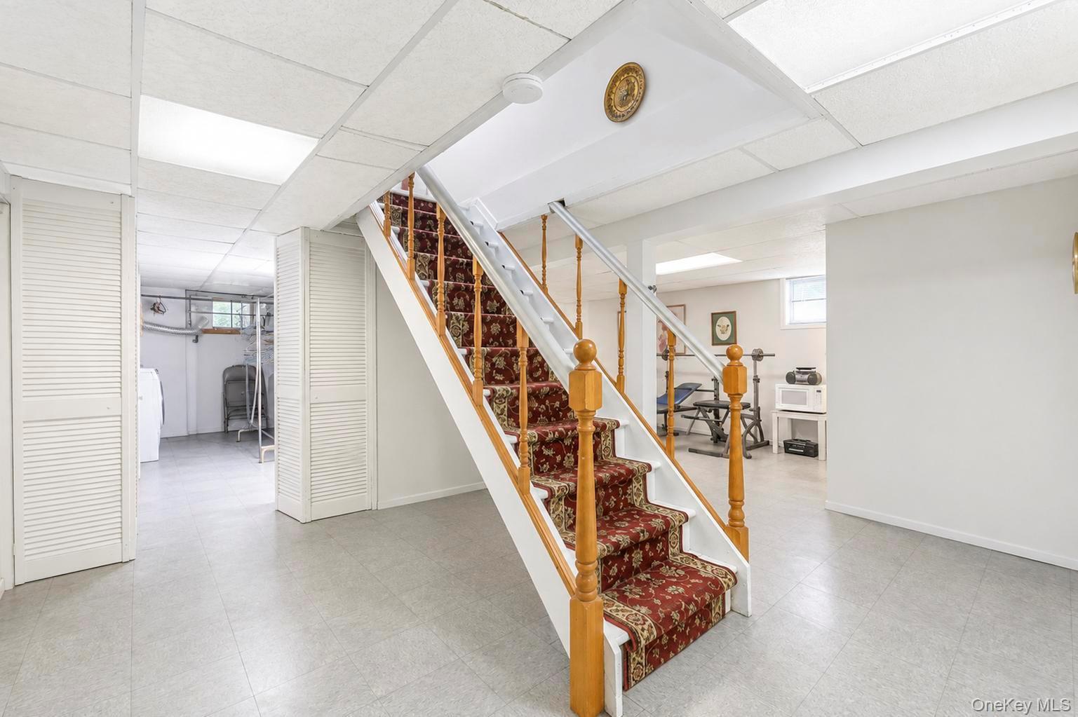 Single Family Lawrence Road Suffolk County, NY 11754, MLS-1038344-33