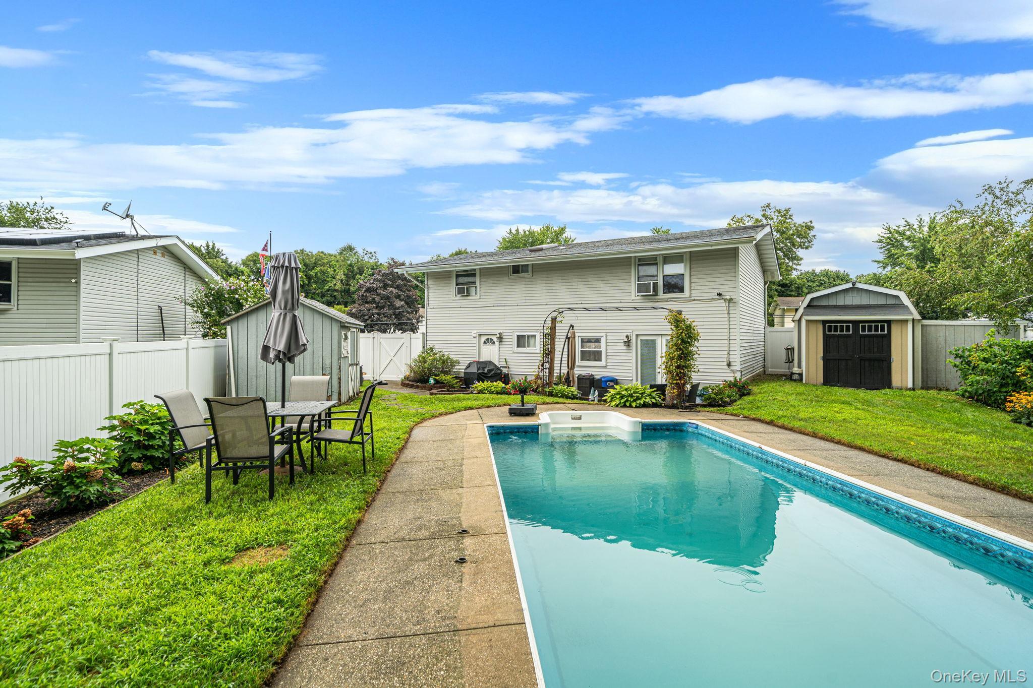 Single Family Buckskin Lane Suffolk County, NY 11784, MLS-1038346-25