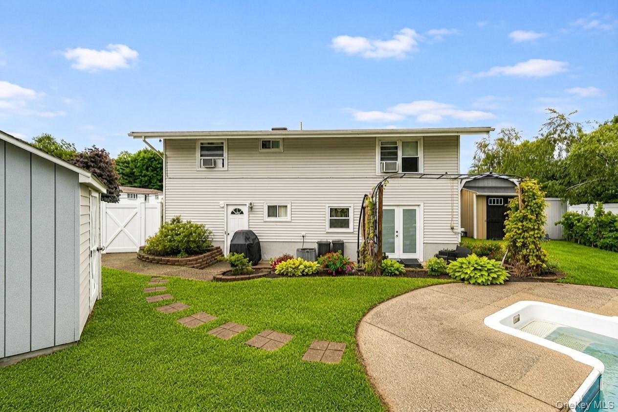 Single Family Buckskin Lane Suffolk County, NY 11784, MLS-1038346-27