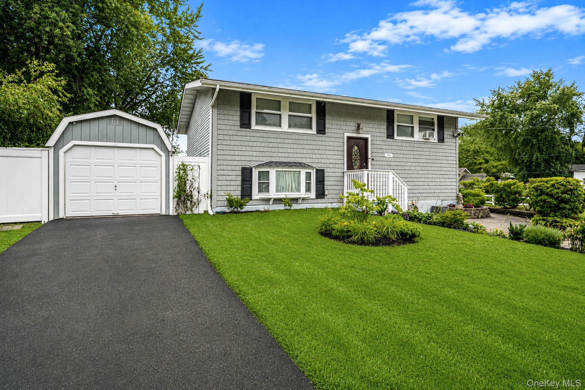 Single Family Buckskin Lane Suffolk County, NY 11784, MLS-1038346-29