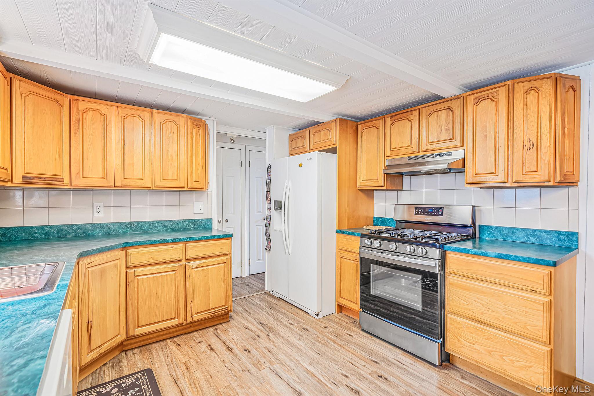 Single Family Buckskin Lane Suffolk County, NY 11784, MLS-1038346-3