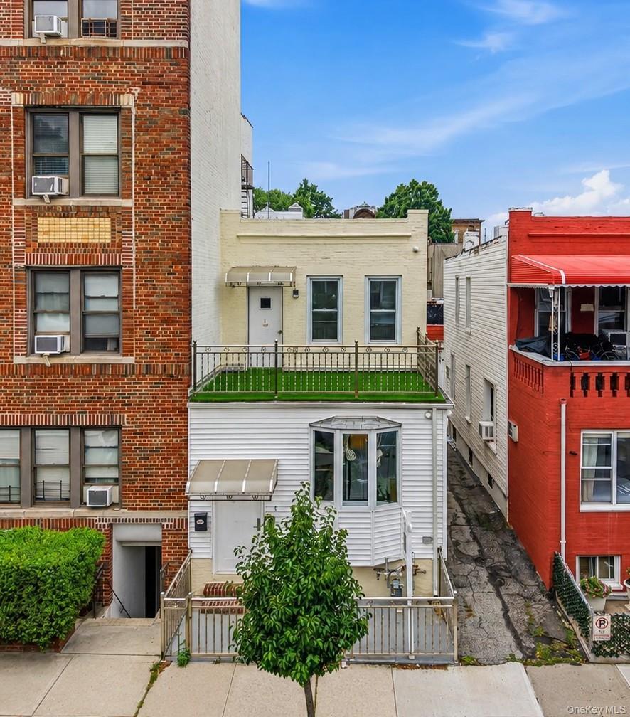 Single Family 42nd Street Queens, NY 11103, MLS-1038369-2
