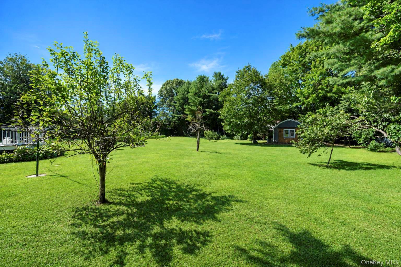 Single Family Niewood Drive  Suffolk County, NY 11961, MLS-1038374-11