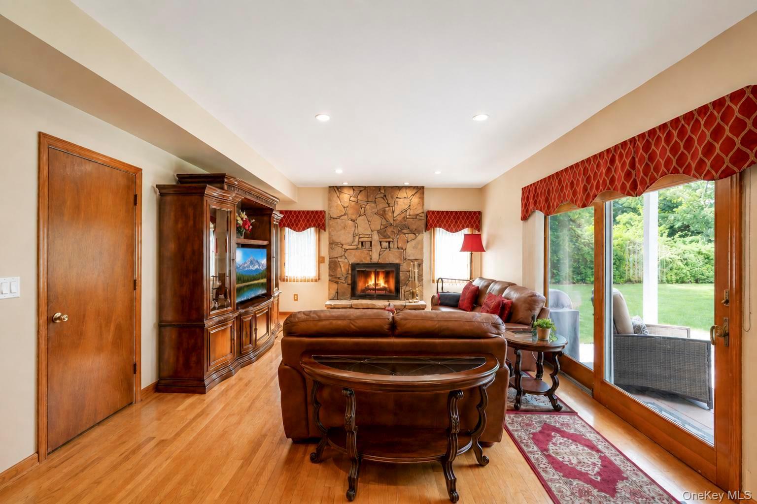 Single Family Niewood Drive  Suffolk County, NY 11961, MLS-1038374-24