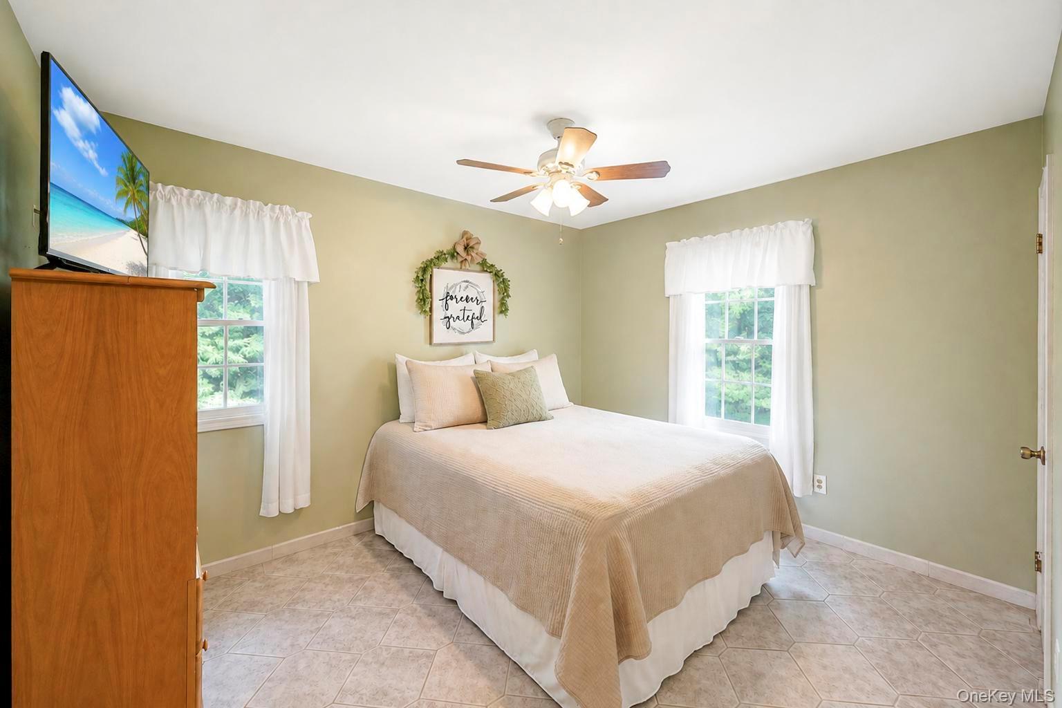 Single Family Niewood Drive  Suffolk County, NY 11961, MLS-1038374-29