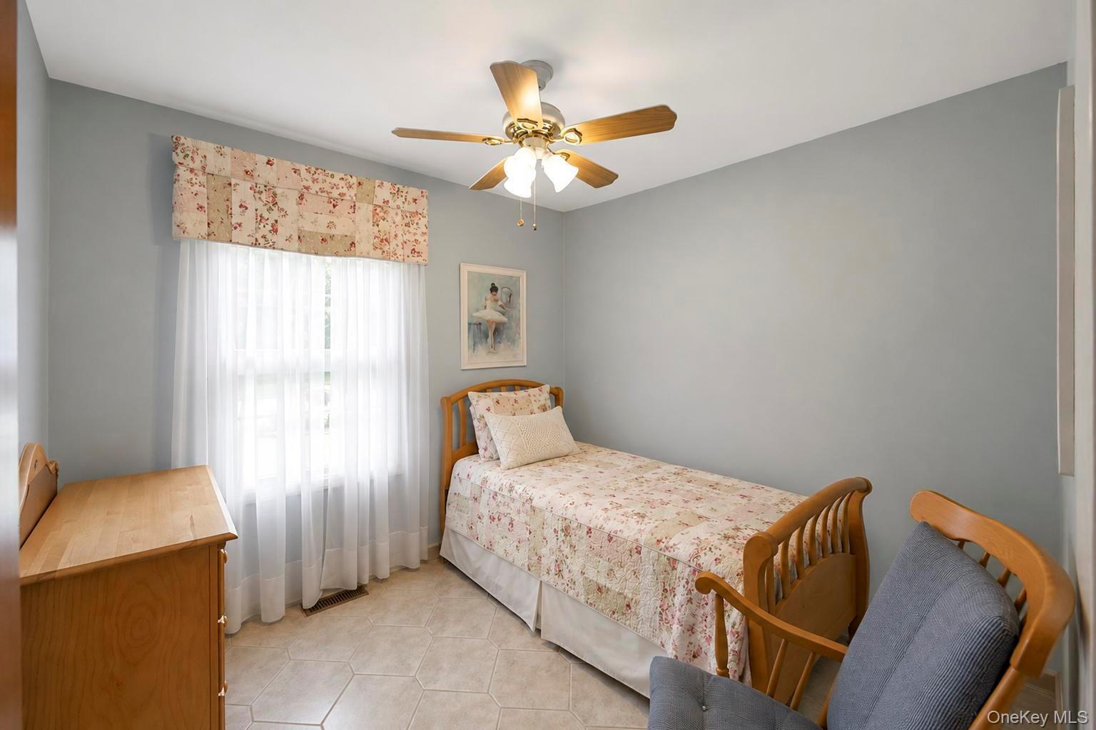Single Family Niewood Drive  Suffolk County, NY 11961, MLS-1038374-31