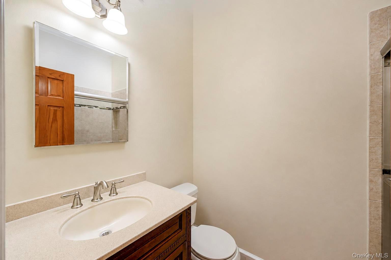 Single Family Niewood Drive  Suffolk County, NY 11961, MLS-1038374-32