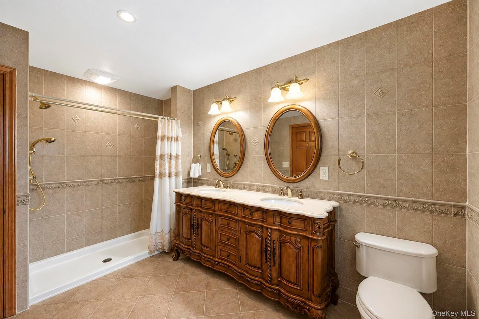 Single Family Niewood Drive  Suffolk County, NY 11961, MLS-1038374-36
