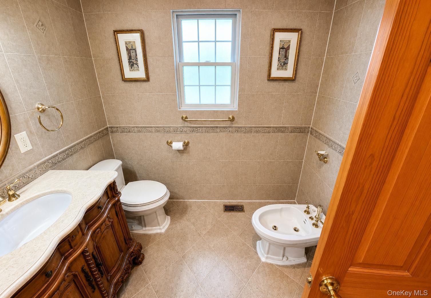 Single Family Niewood Drive  Suffolk County, NY 11961, MLS-1038374-37