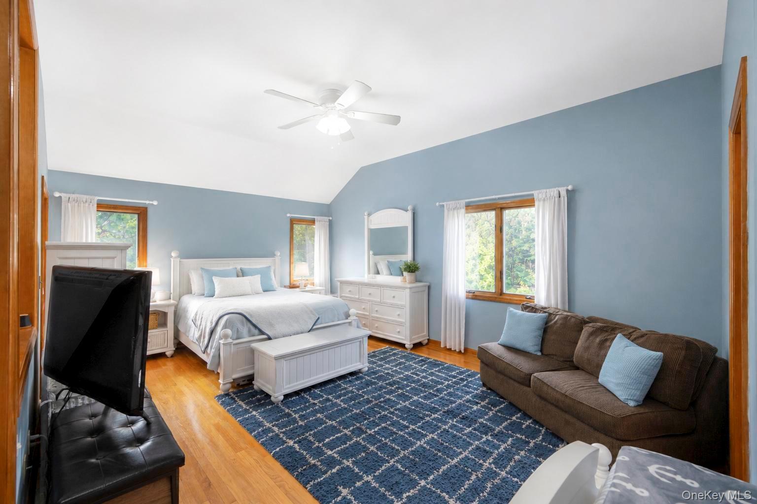 Single Family Niewood Drive  Suffolk County, NY 11961, MLS-1038374-38