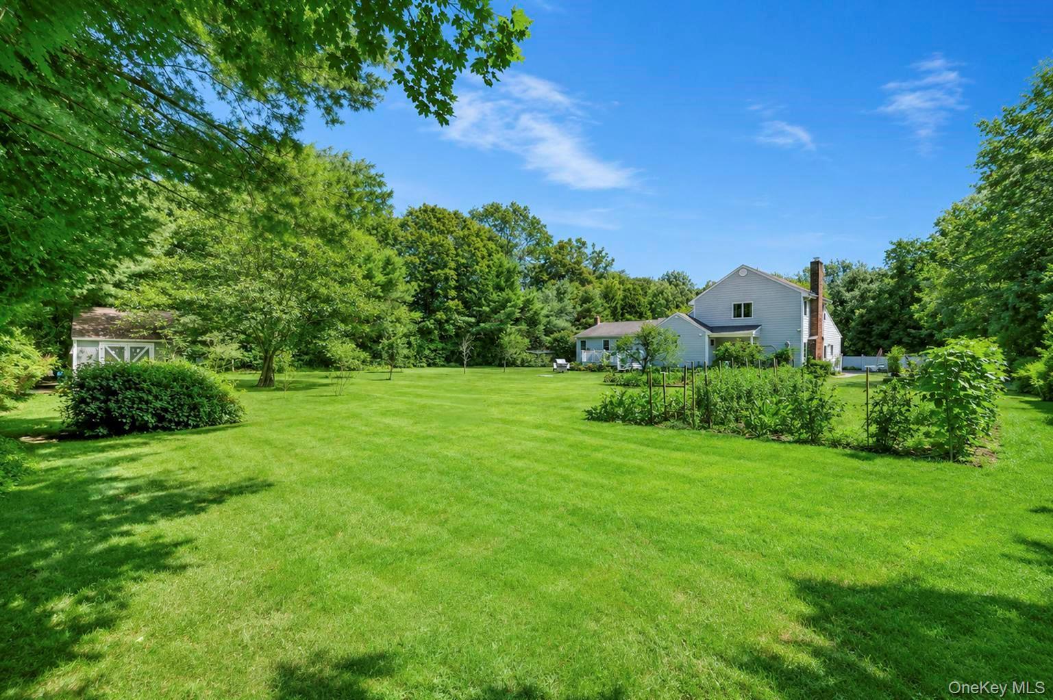 Single Family Niewood Drive  Suffolk County, NY 11961, MLS-1038374-9