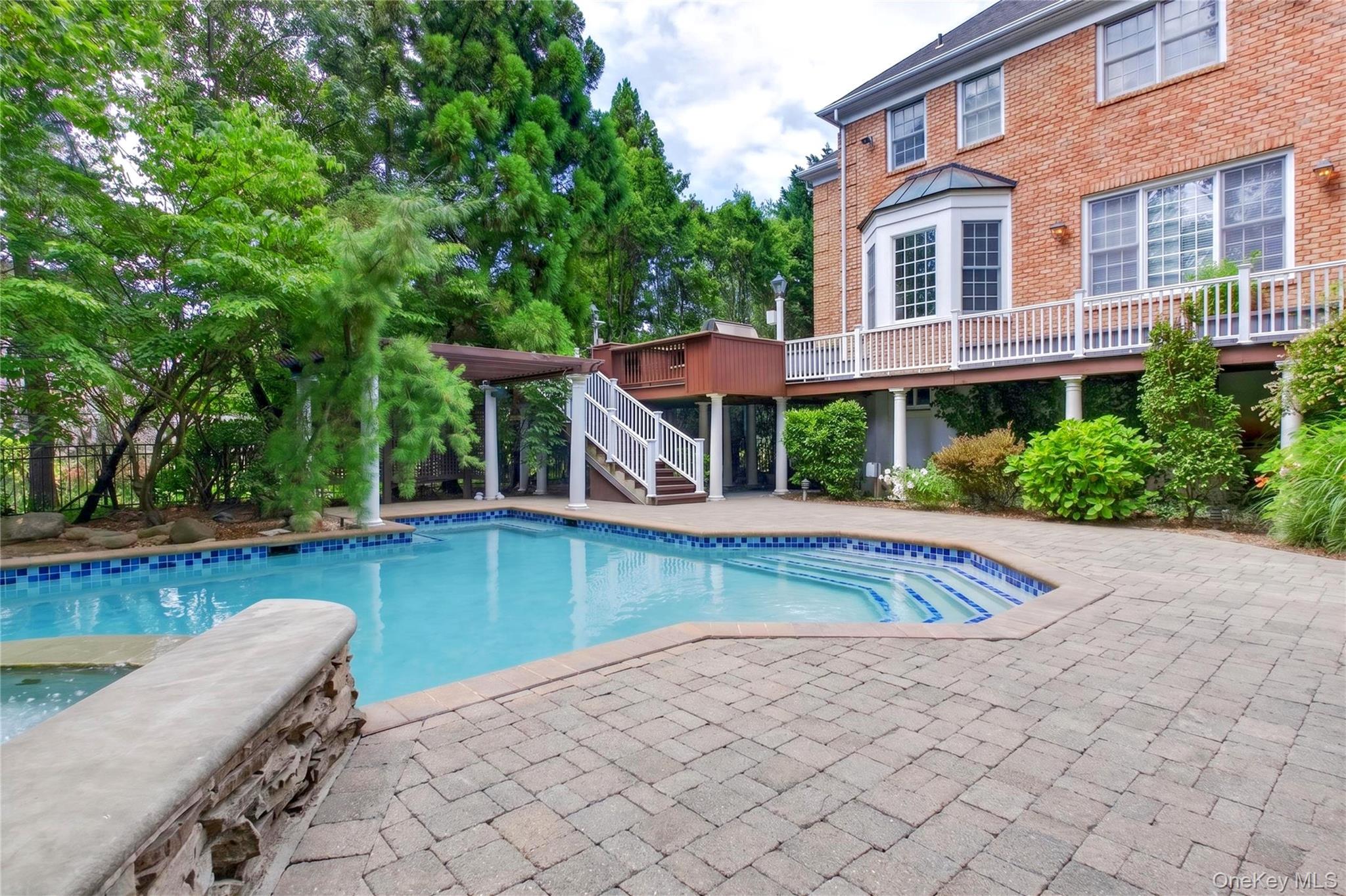 Single Family Charney Court  Nassau County, NY 11030, MLS-1038383-2