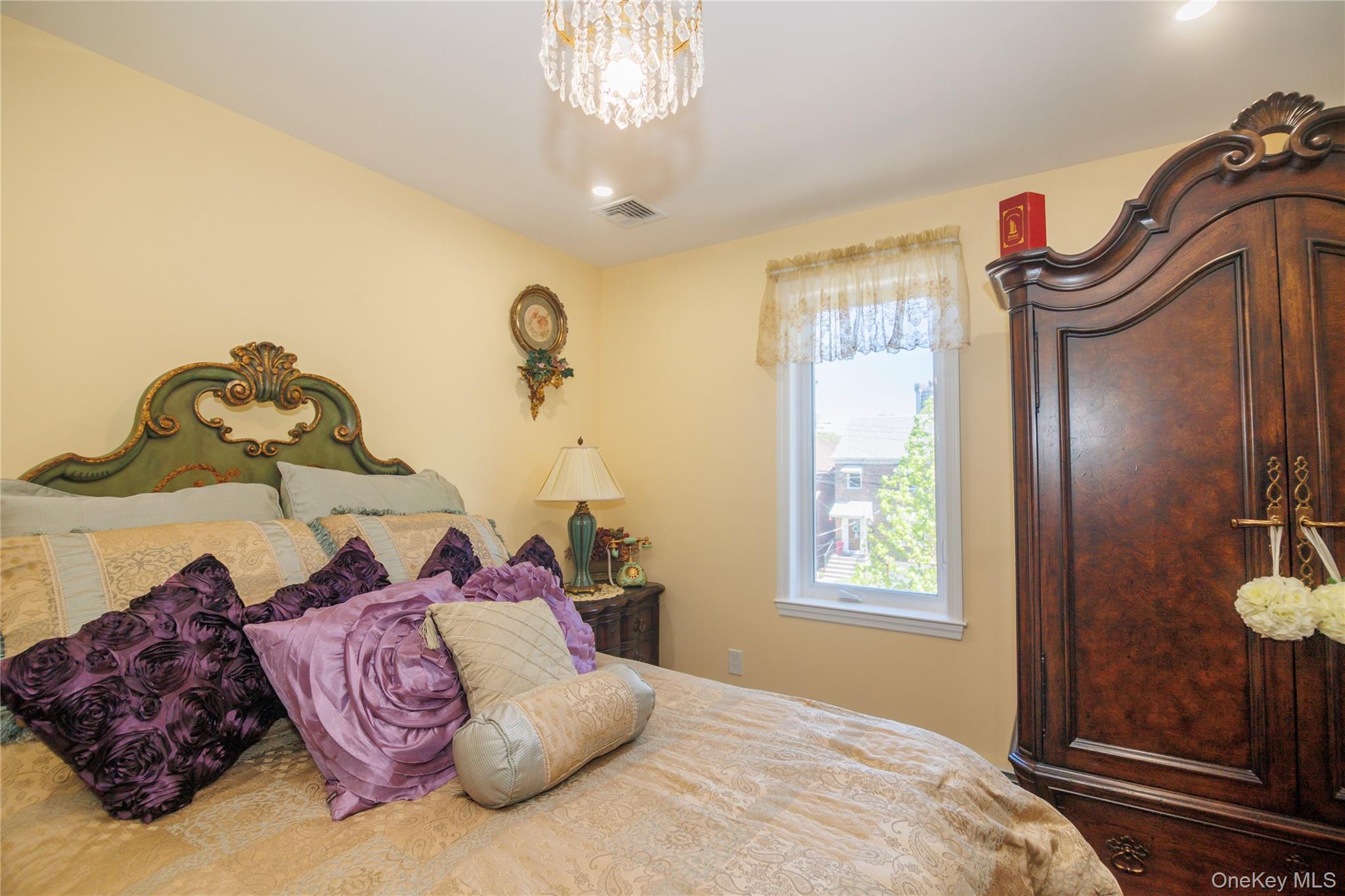 Single Family Hering Avenue Bronx, NY 10461, MLS-1038386-13