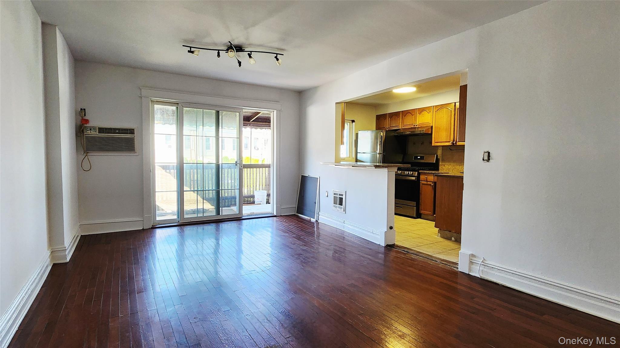 Single Family Admiral Avenue  Queens, NY 11379, MLS-1038429-14