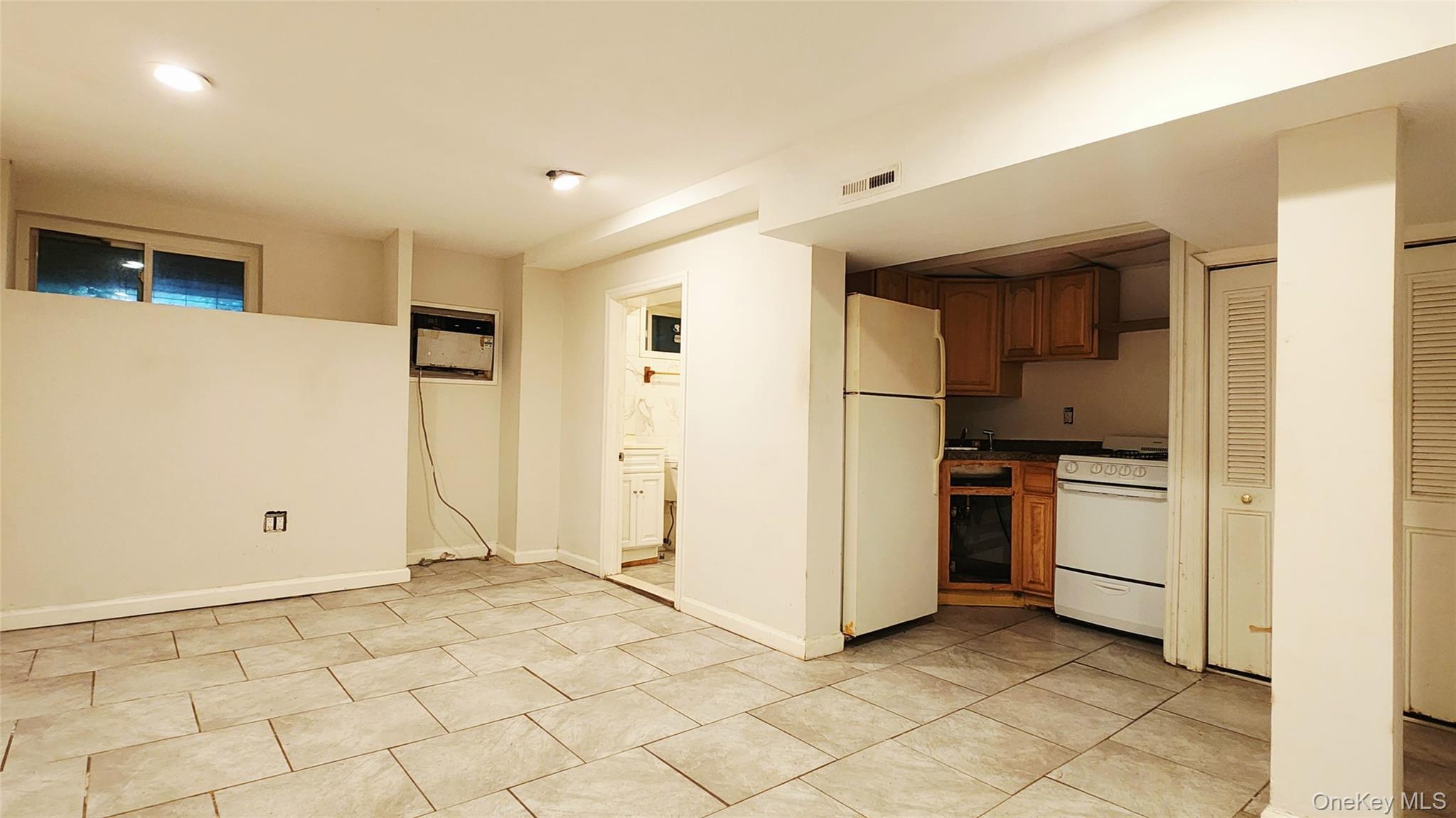 Single Family Admiral Avenue  Queens, NY 11379, MLS-1038429-20