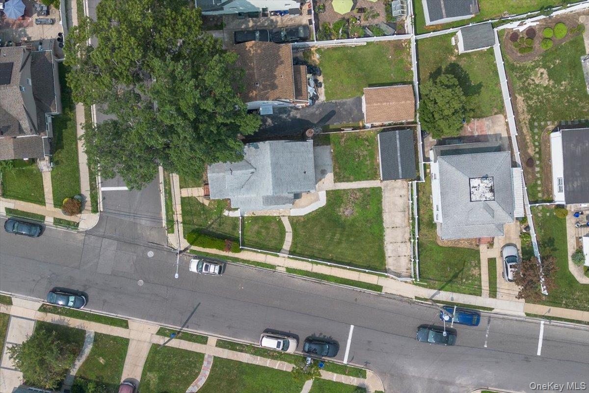Single Family Sapir Street  Nassau County, NY 11580, MLS-1038437-30