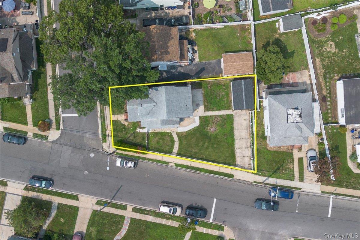 Single Family Sapir Street  Nassau County, NY 11580, MLS-1038437-31