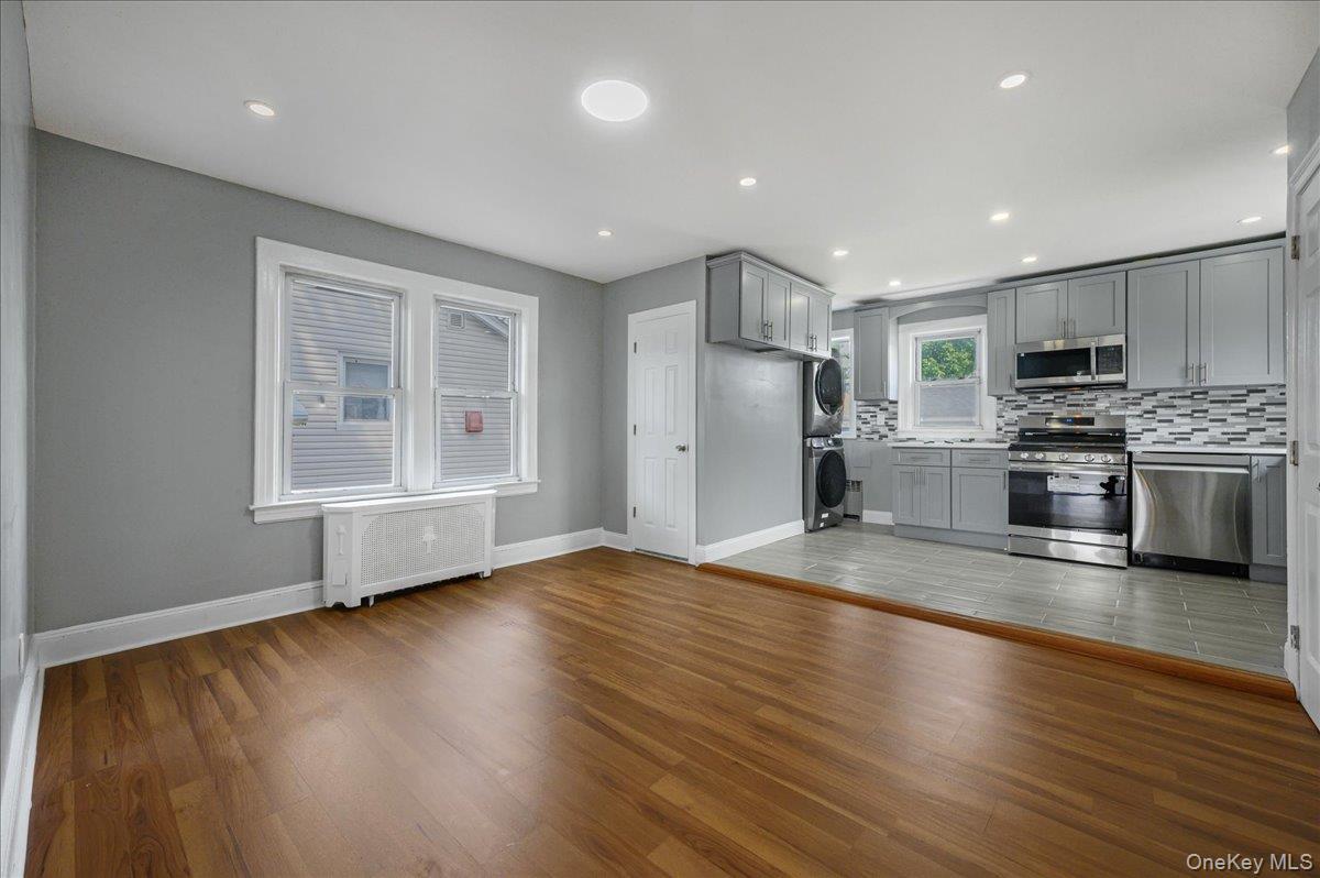Single Family Sapir Street  Nassau County, NY 11580, MLS-1038437-8