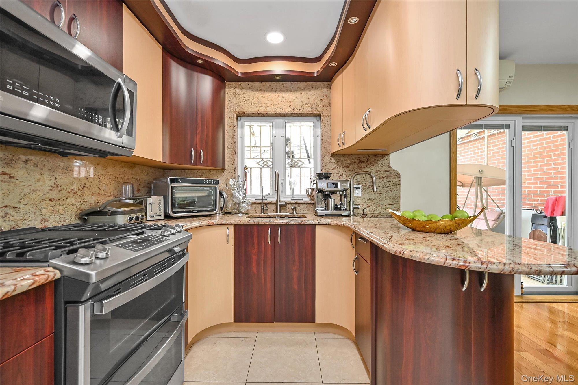 Single Family 77th Road  Queens, NY 11367, MLS-1038456-8