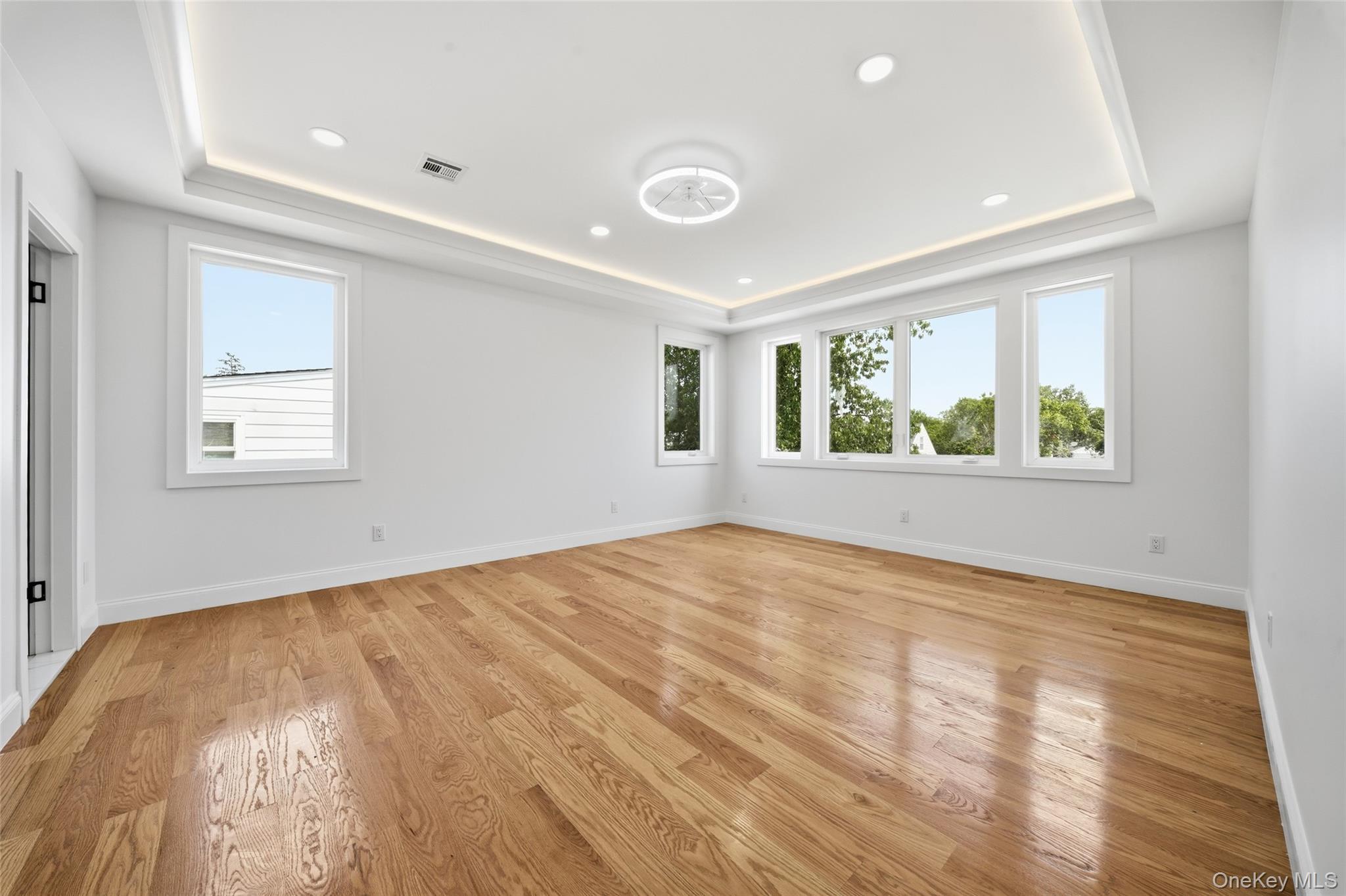 Single Family Sherbourne Road Nassau County, NY 11580, MLS-1038473-13