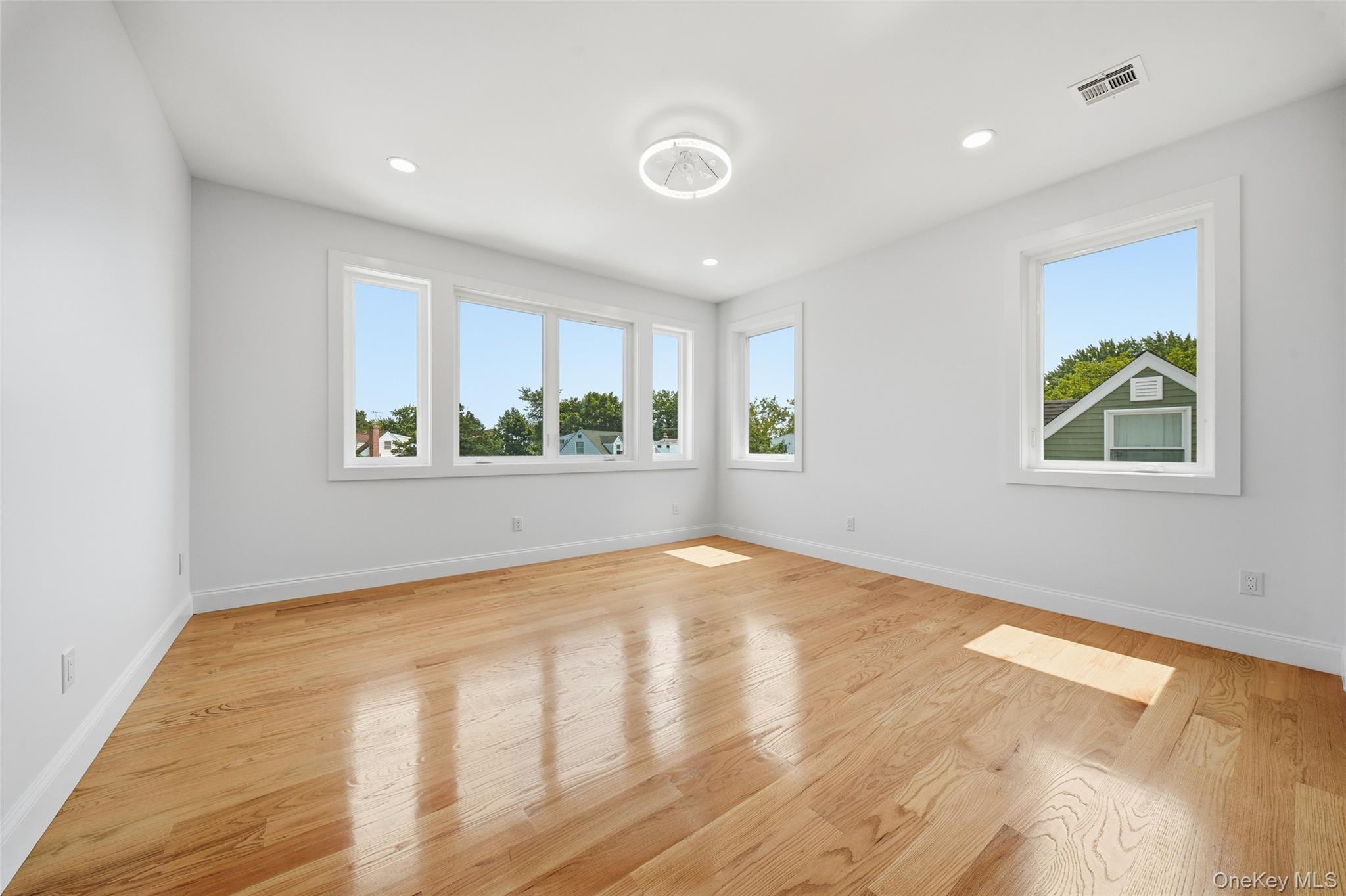 Single Family Sherbourne Road Nassau County, NY 11580, MLS-1038473-20