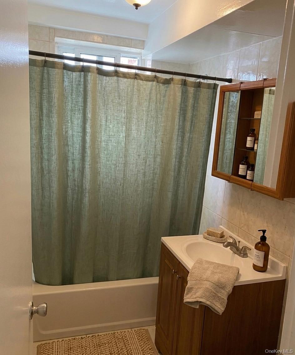 Single Family Wilson Avenue  Bronx, NY 10469, MLS-1038475-23