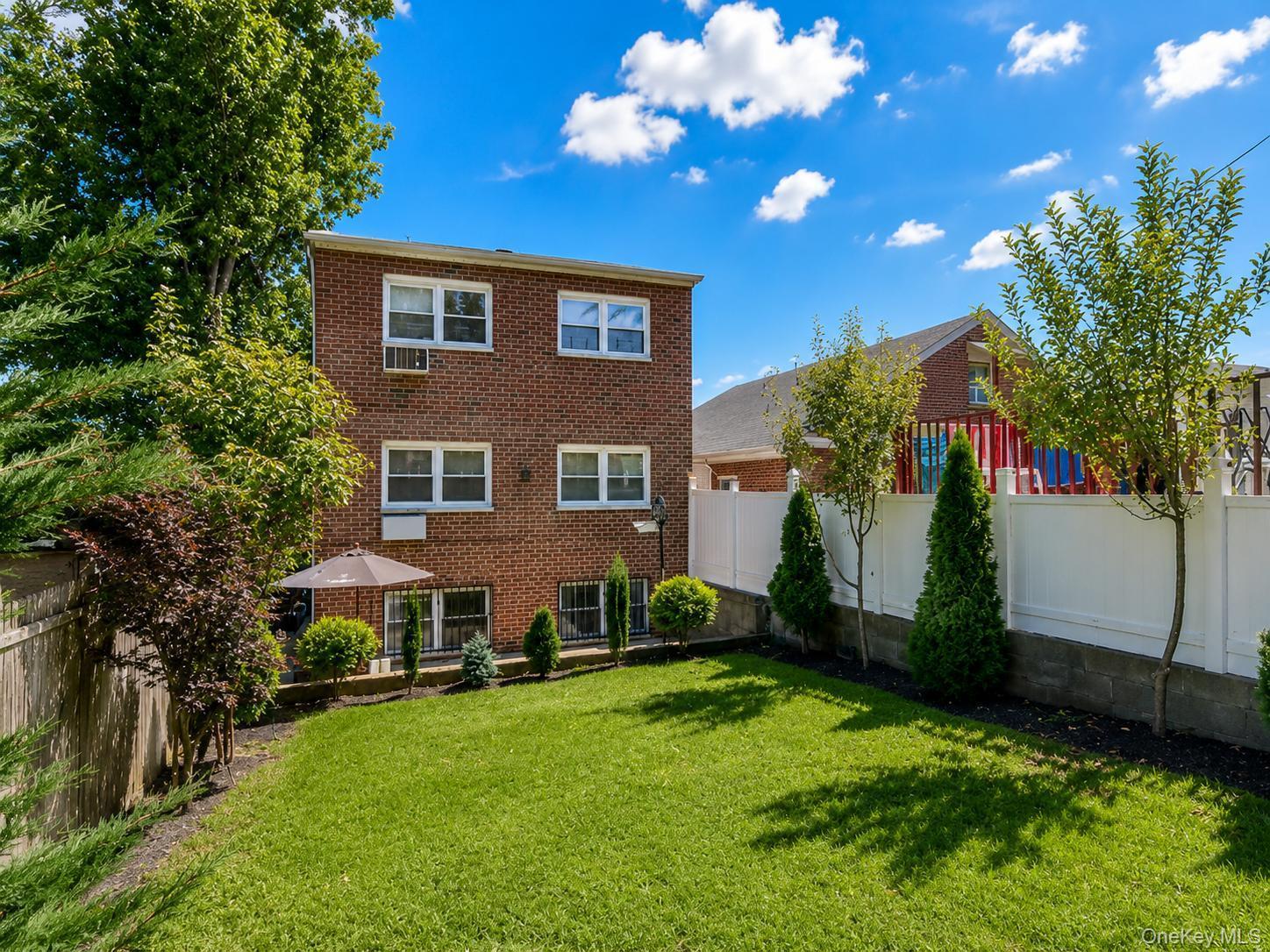 Single Family Wilson Avenue  Bronx, NY 10469, MLS-1038475-24