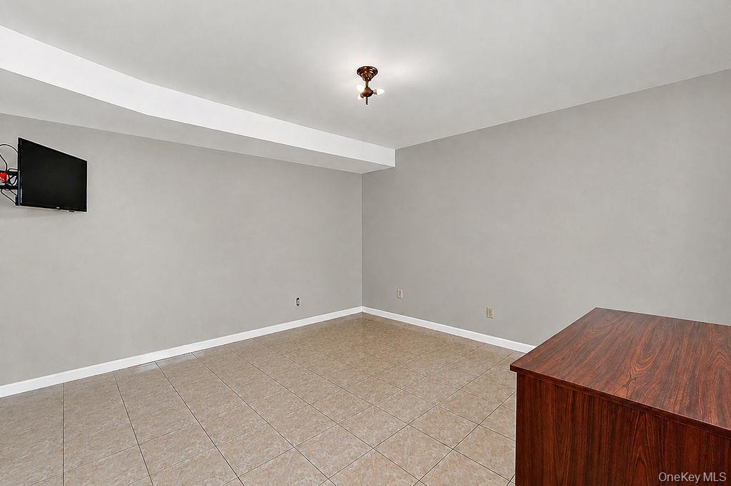 Single Family 88th Street Queens, NY 11414, MLS-1038484-19