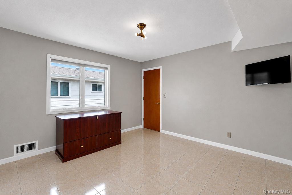 Single Family 88th Street Queens, NY 11414, MLS-1038484-20