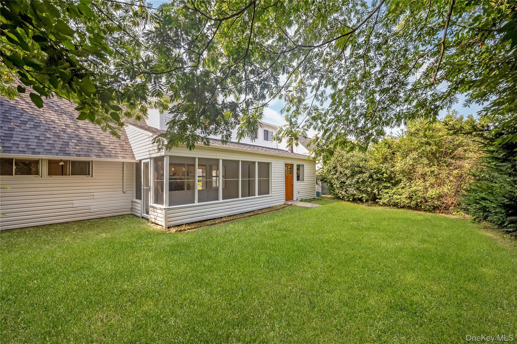 Single Family Twin Lane N  Nassau County, NY 11793, MLS-1038493-19