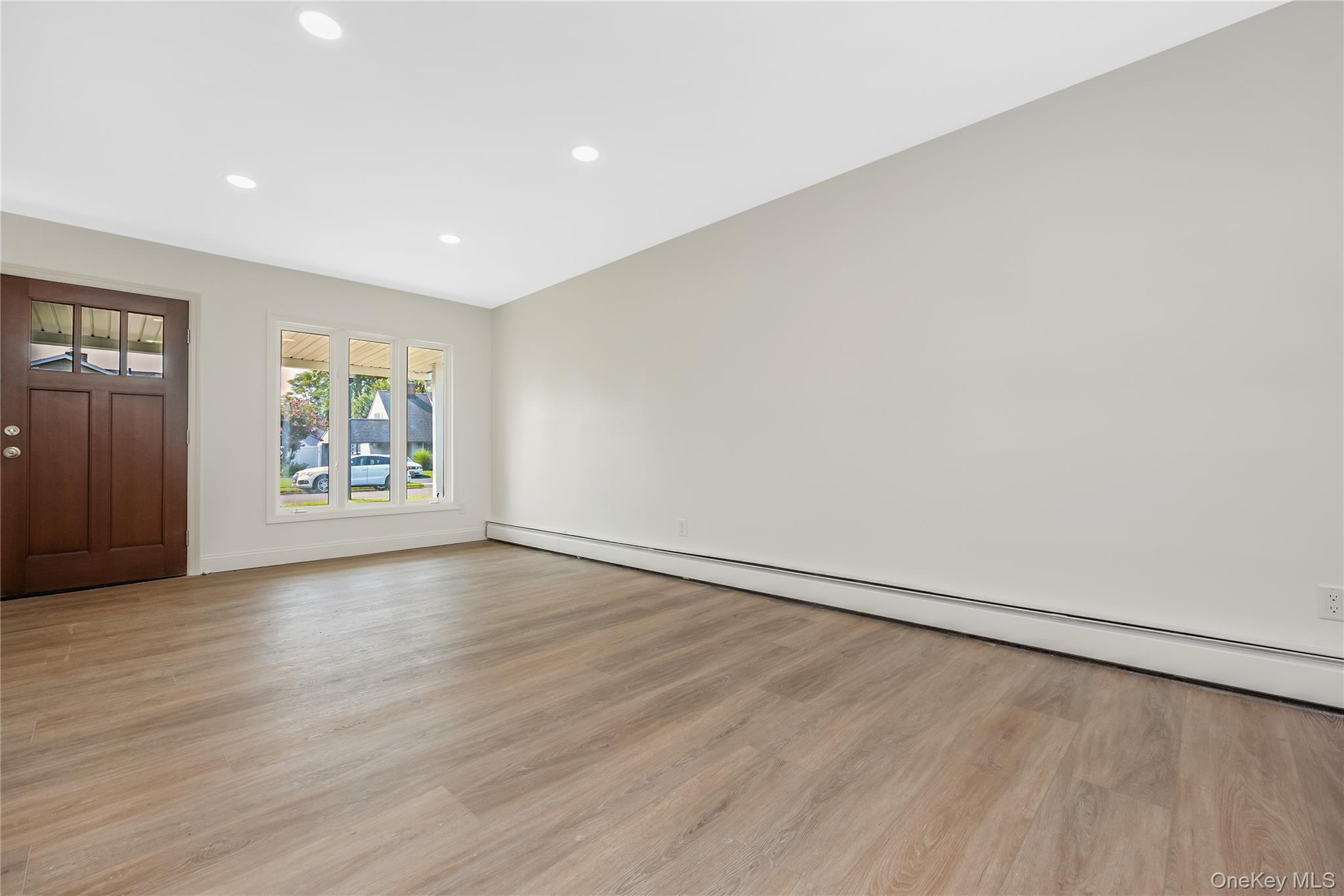 Single Family Twin Lane N  Nassau County, NY 11793, MLS-1038493-3