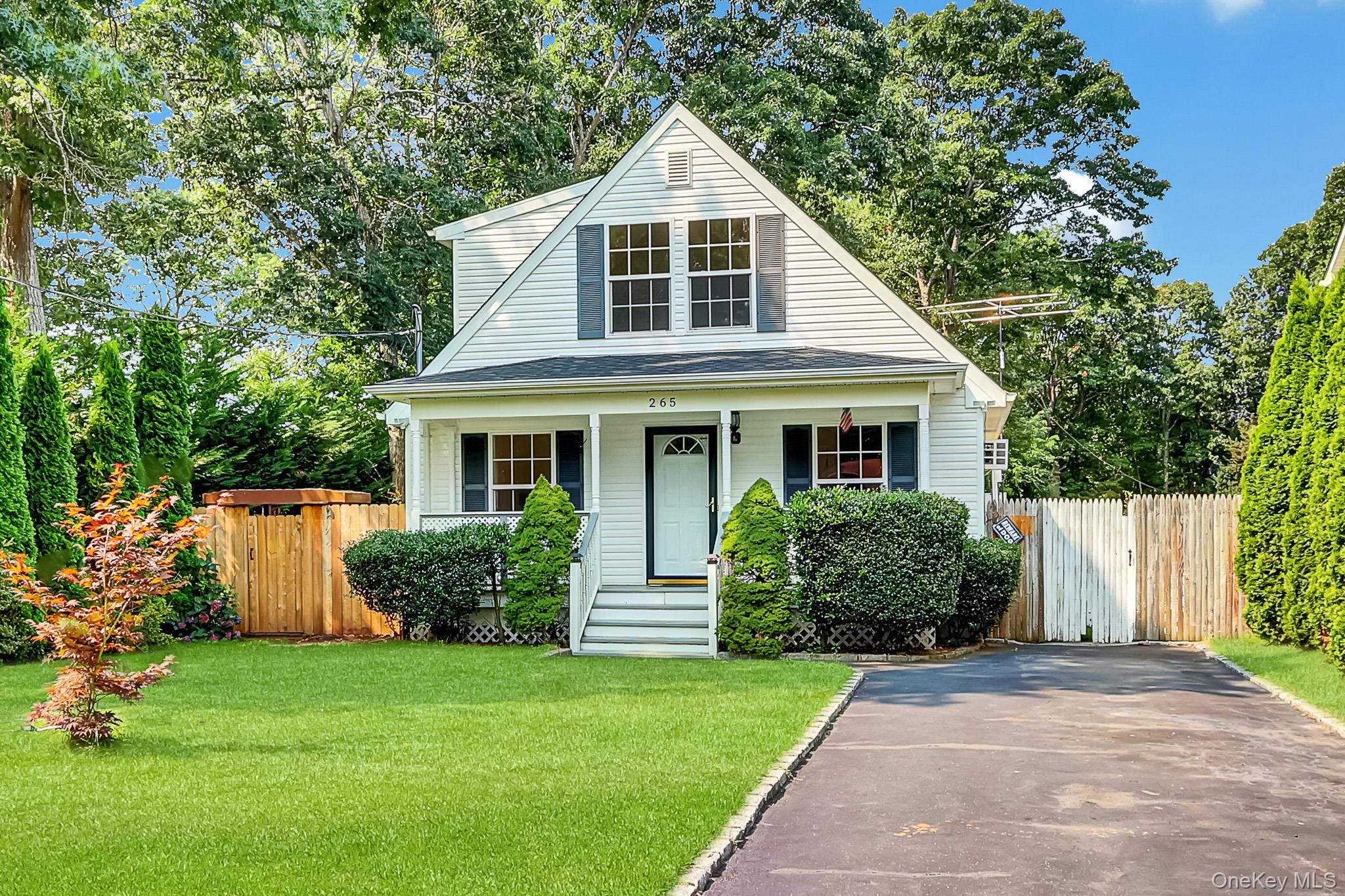Single Family Forrest Avenue Suffolk County, NY 11967, MLS-1038498-3