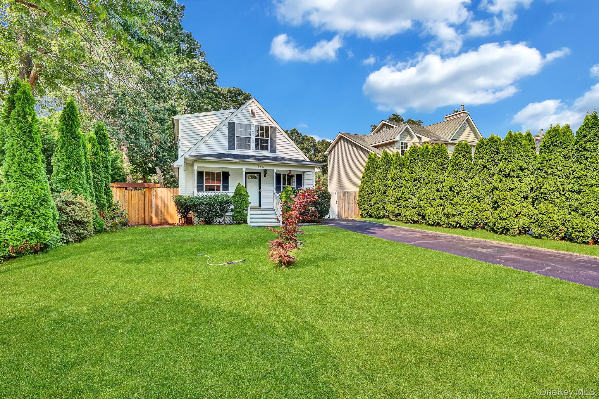 Single Family Forrest Avenue Suffolk County, NY 11967, MLS-1038498-4