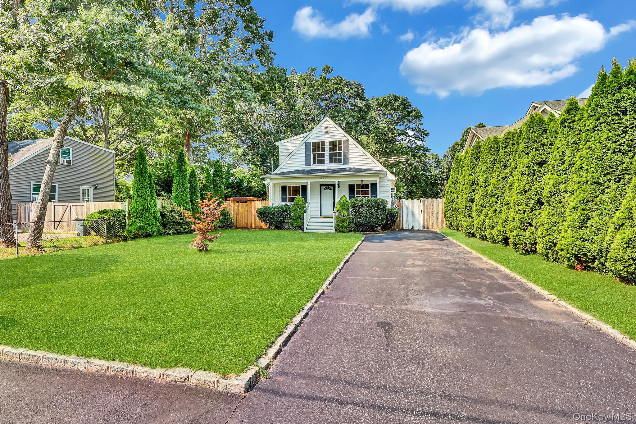 Single Family Forrest Avenue Suffolk County, NY 11967, MLS-1038498-5