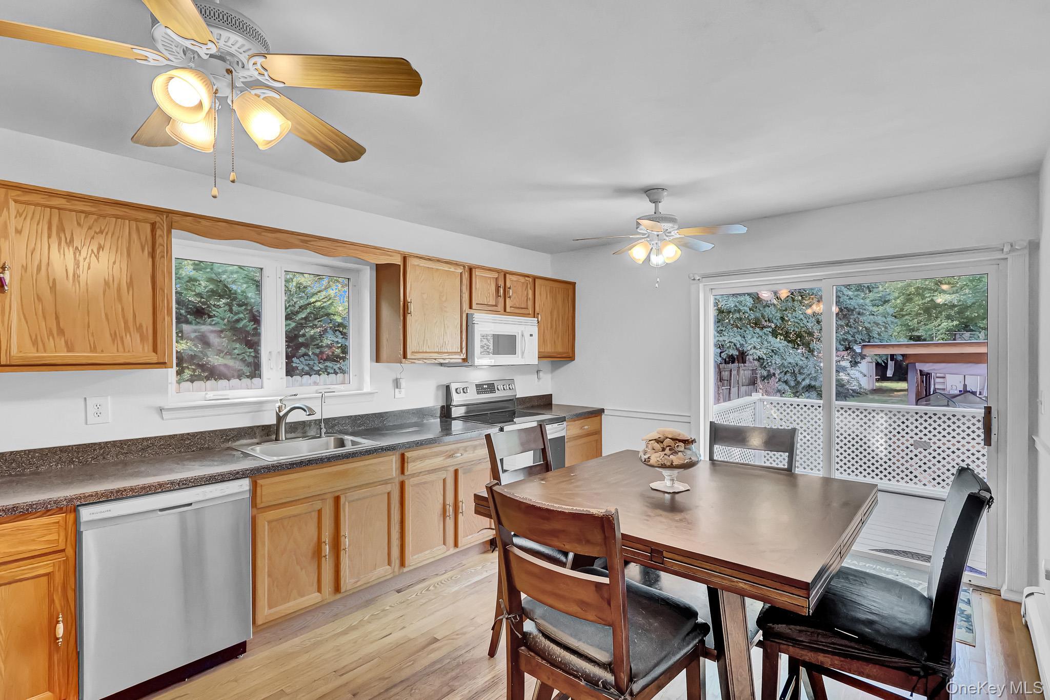Single Family Forrest Avenue Suffolk County, NY 11967, MLS-1038498-6