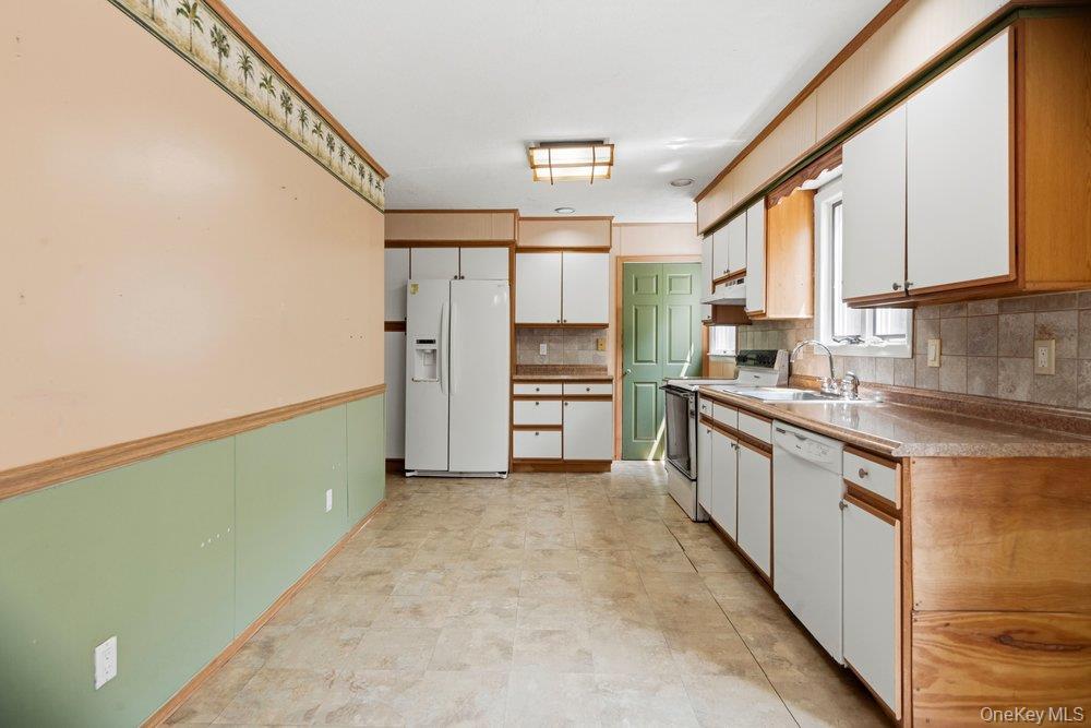 Single Family Wilson Boulevard Suffolk County, NY 11751, MLS-1038507-10