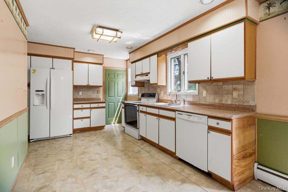 Single Family Wilson Boulevard Suffolk County, NY 11751, MLS-1038507-11