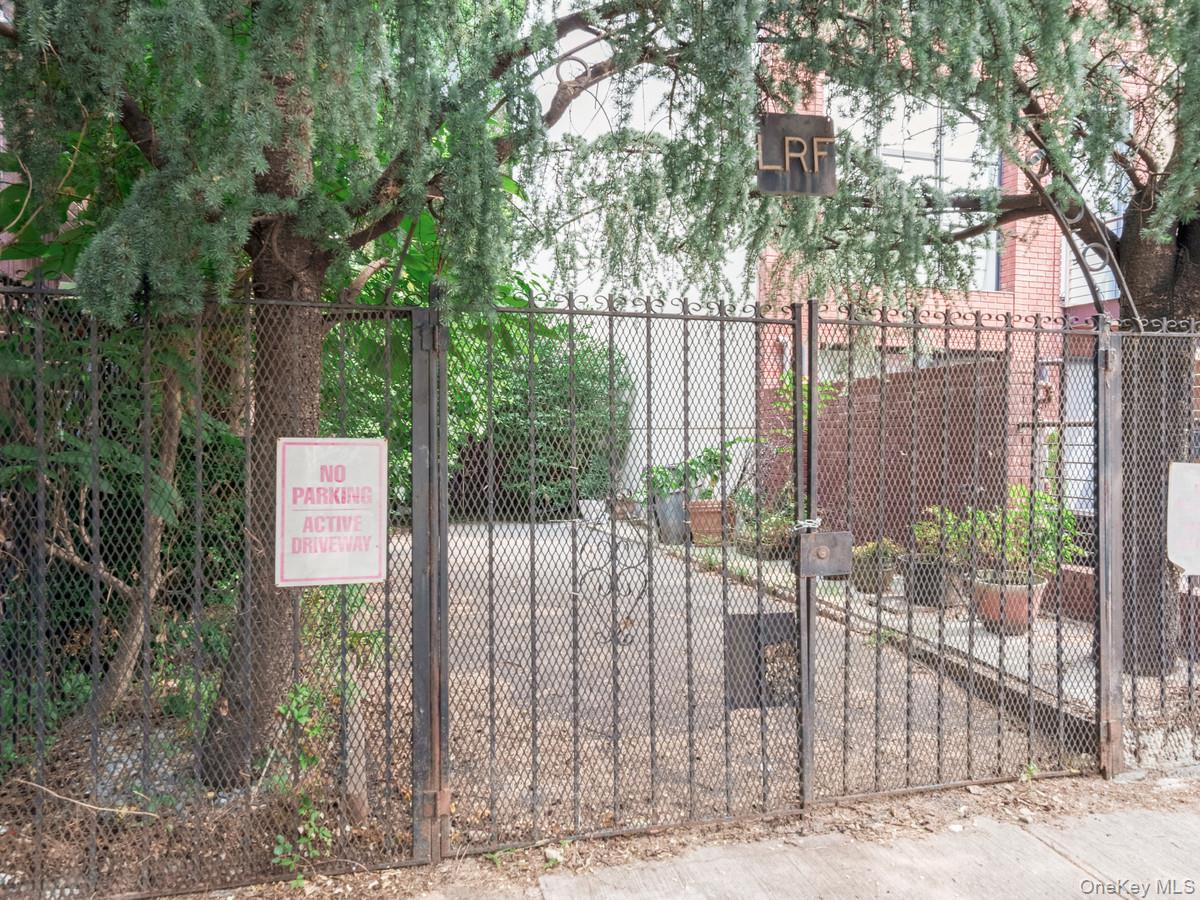 Single Family Greene Avenue Brooklyn, NY 11221, MLS-1038528-5