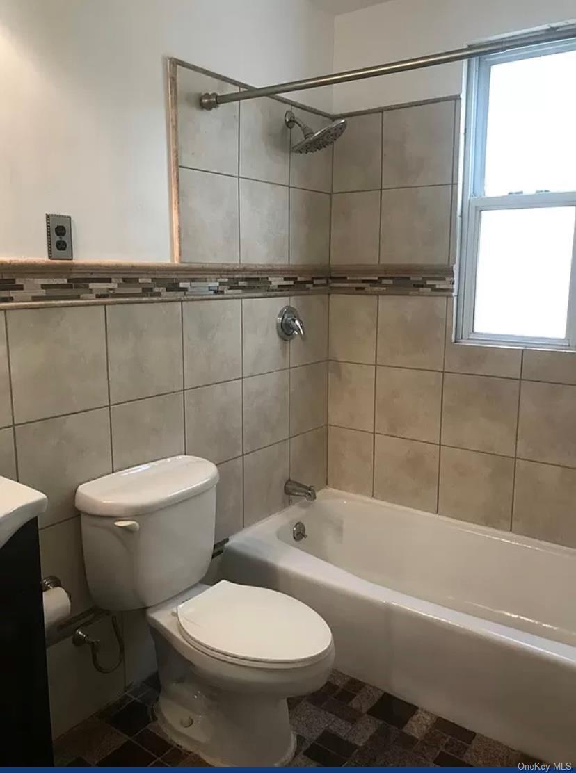 Single Family Pilgrim Avenue Bronx, NY 10461, MLS-1038547-12