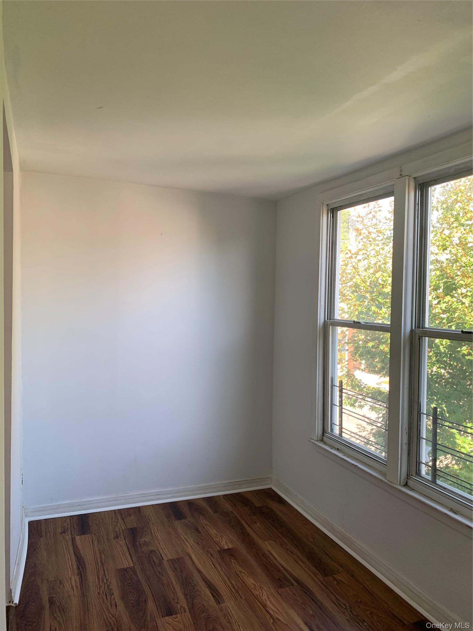 Single Family Pilgrim Avenue Bronx, NY 10461, MLS-1038547-16