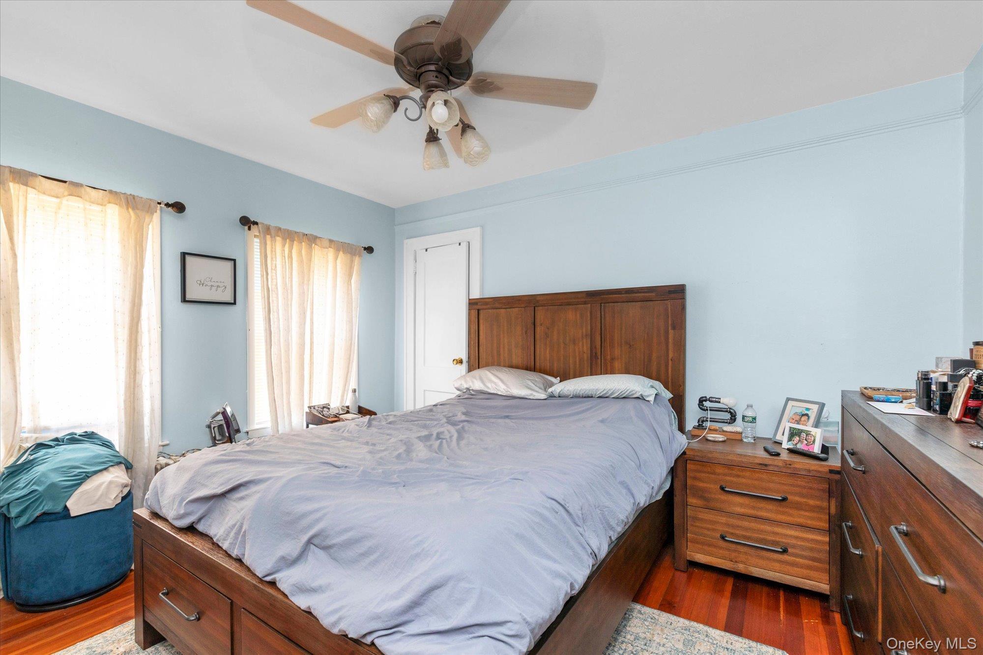 Single Family Roslyn Avenue Nassau County, NY 11514, MLS-1038554-8