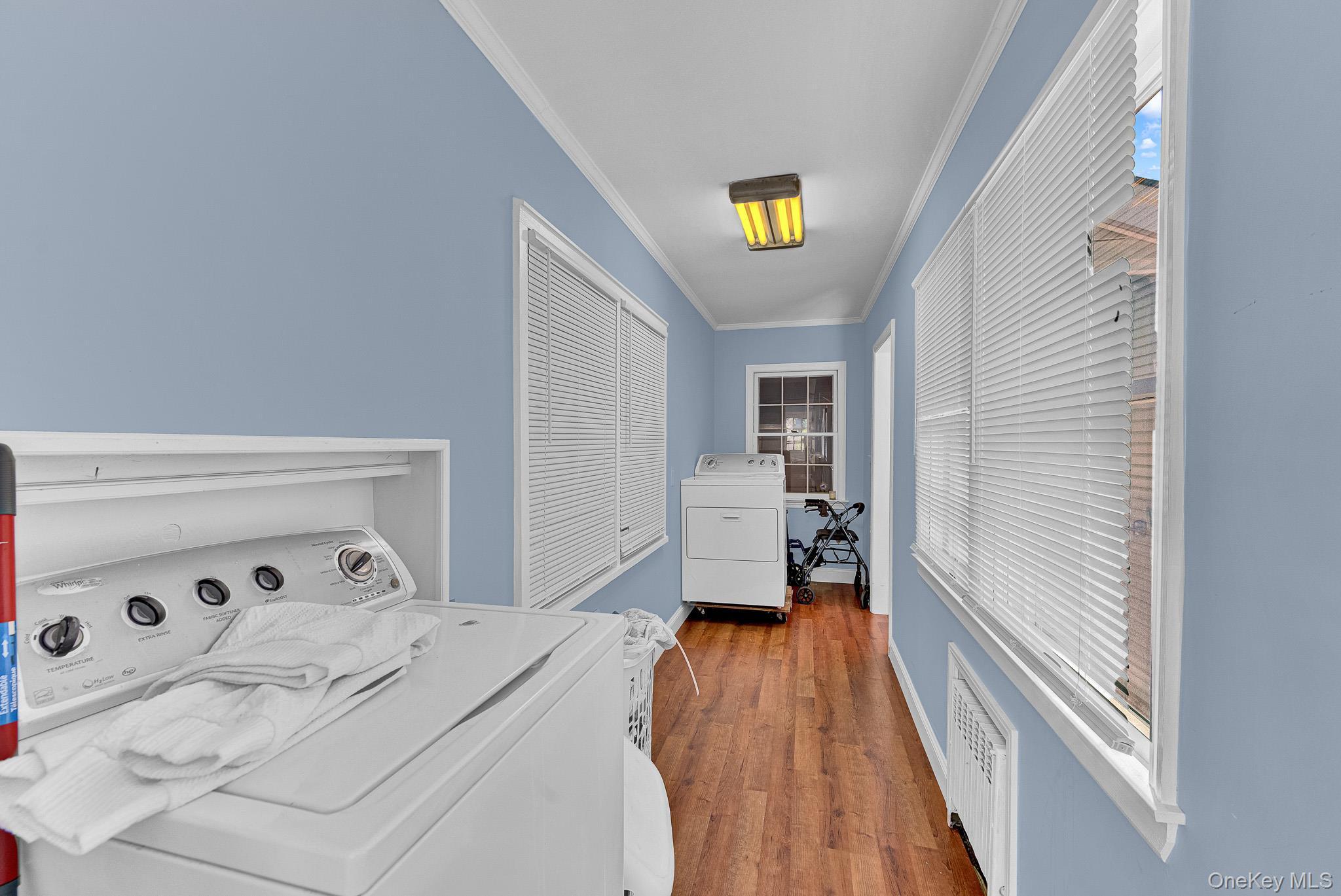Single Family E Roe Boulevard Suffolk County, NY 11772, MLS-1038560-13