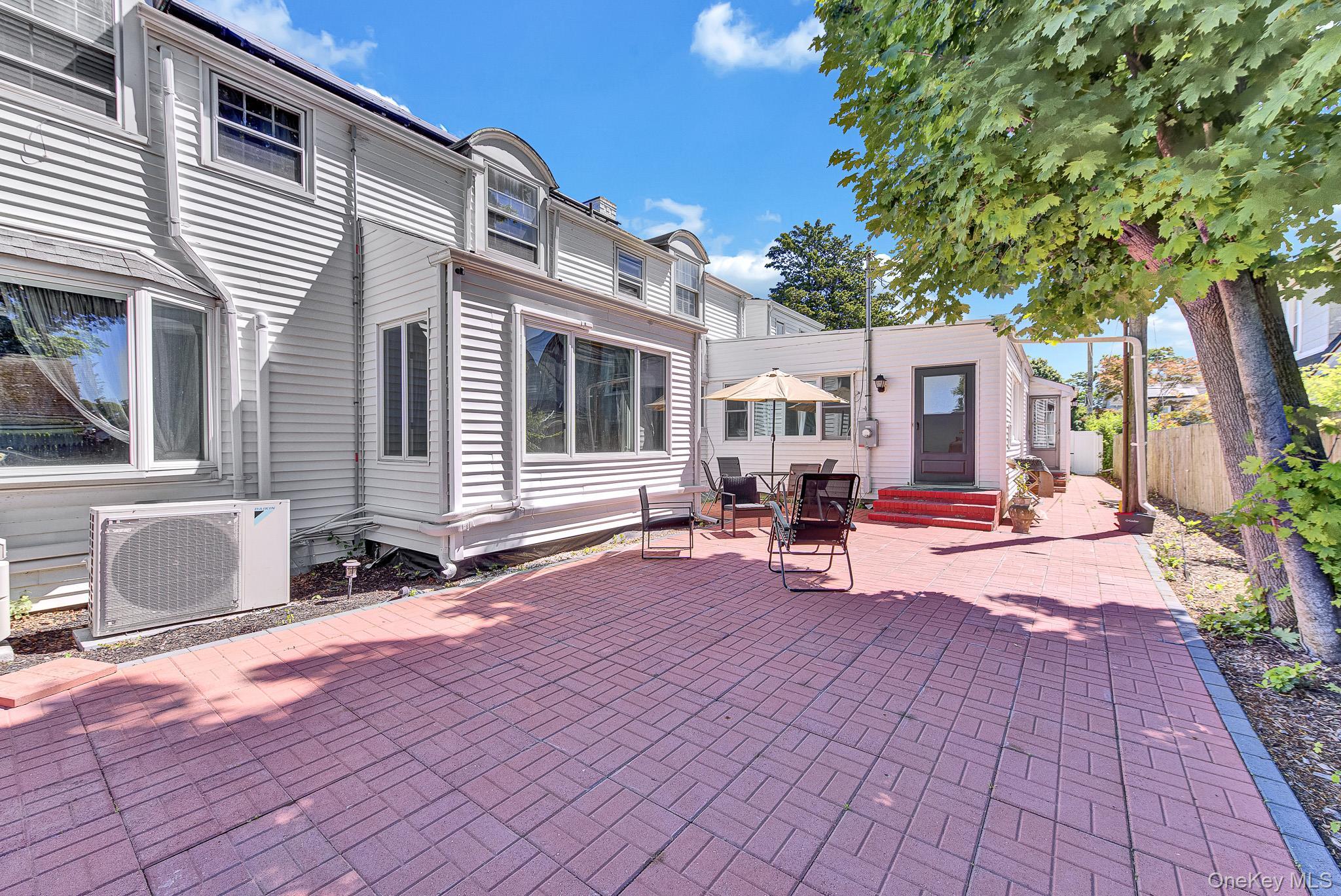 Single Family E Roe Boulevard Suffolk County, NY 11772, MLS-1038560-25