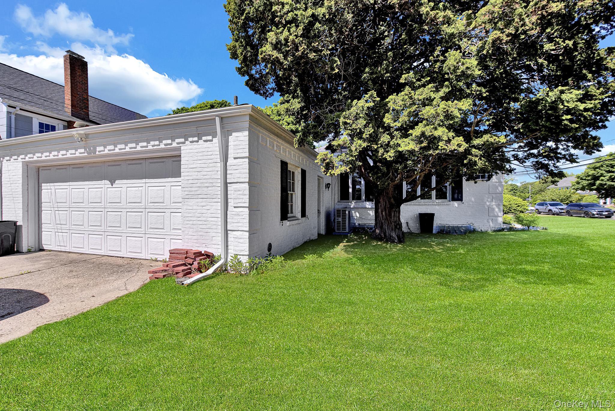 Single Family E Roe Boulevard Suffolk County, NY 11772, MLS-1038560-26