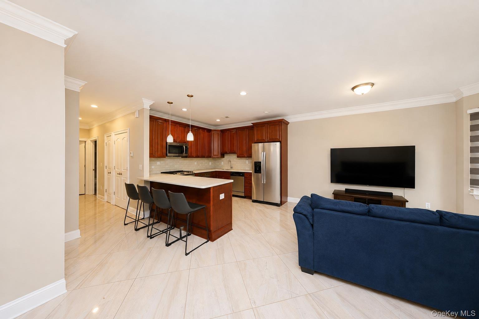Single Family Wiltshire Ln Staten Island, NY 10309, MLS-1038571-11