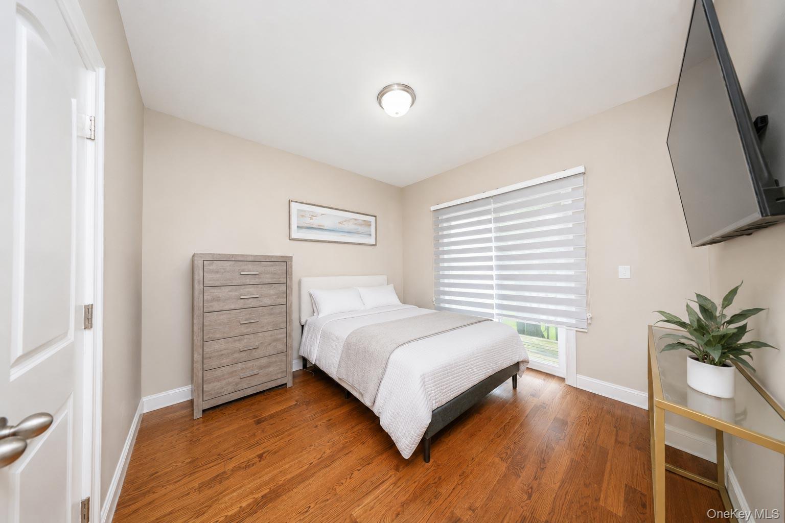 Single Family Wiltshire Ln Staten Island, NY 10309, MLS-1038571-18