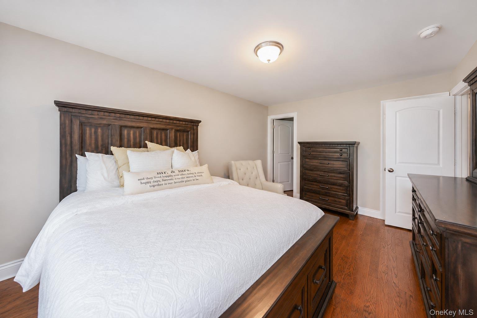 Single Family Wiltshire Ln Staten Island, NY 10309, MLS-1038571-19