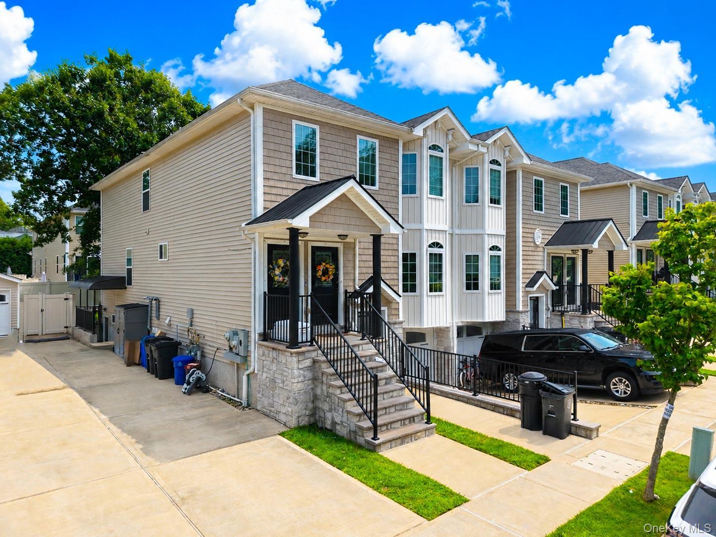 Single Family Wiltshire Ln Staten Island, NY 10309, MLS-1038571-2
